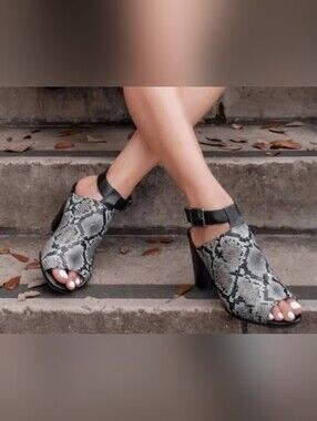Vionic Kaia Snake Print BLACK GRAY Ankle Strap Block Heels Peep Toe Size 8W